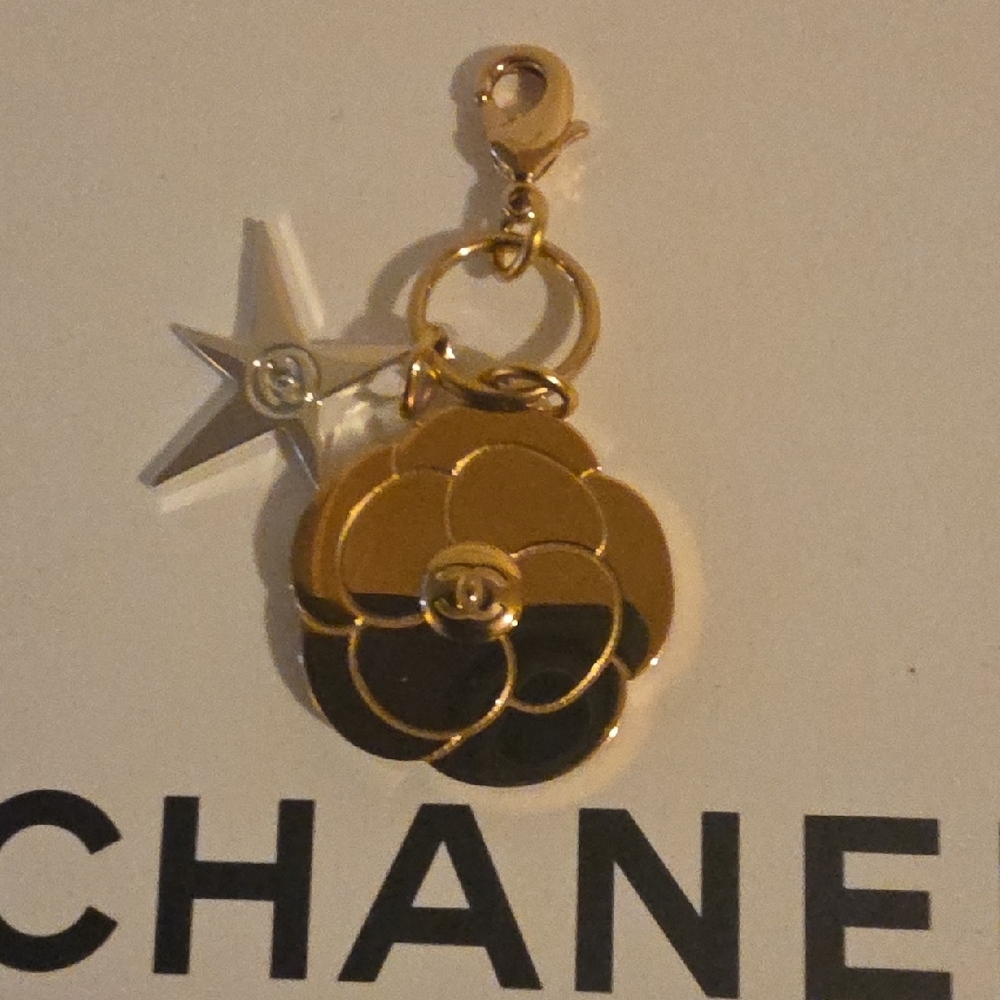 Chanel Gold Camellia Floral Charm with Star Accent - Picture 5 of 6